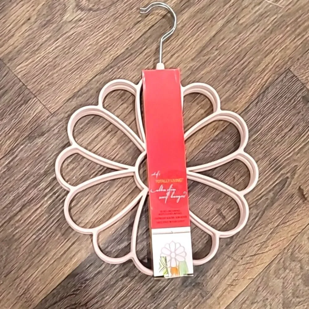 Totally Living Tank Top, Pant, and Accessory Hanger Lot